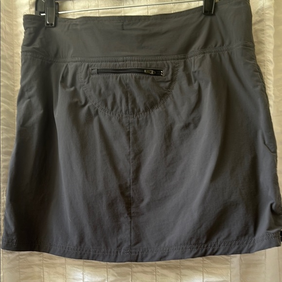 Athleta Gray Ripstop Skort - Picture 2 of 3